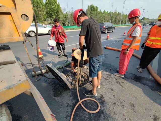 额尔古纳管道潜水封堵气囊